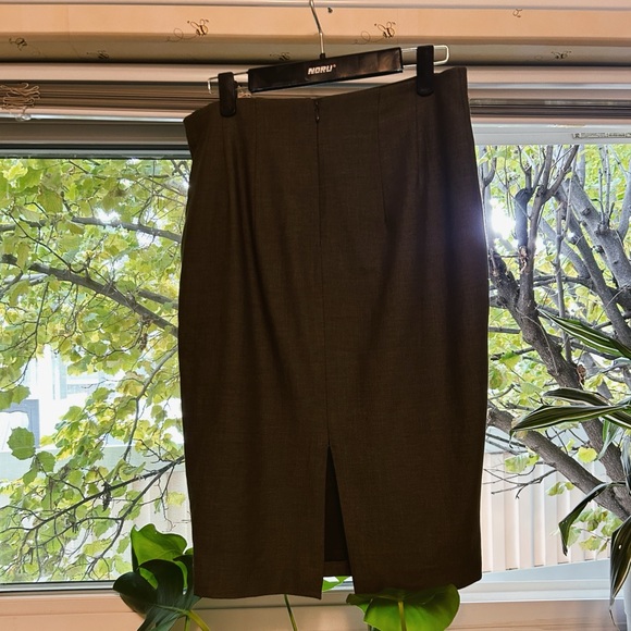 NWOT High Waisted Olive Green Express Midi Pencil Skirt size 6 - Picture 2 of 9